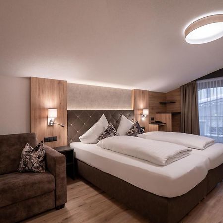 Alphotel Garni Salner Ischgl Esterno foto
