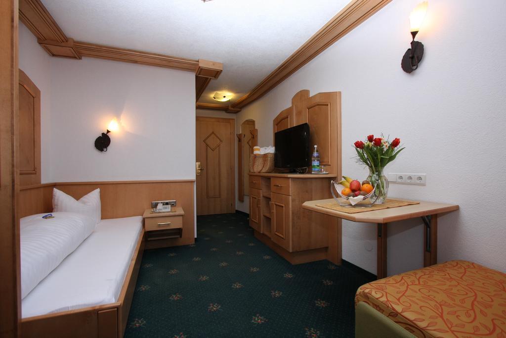 Alphotel Garni Salner Ischgl Esterno foto