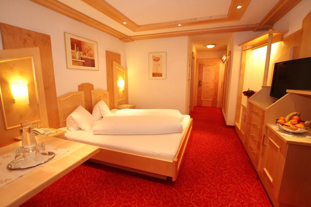 Alphotel Garni Salner Ischgl Esterno foto